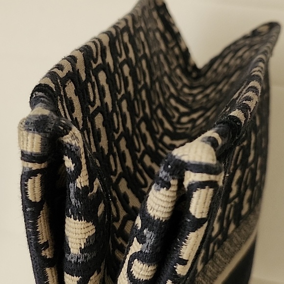 Dior book medium book tote - Picture 7 of 14